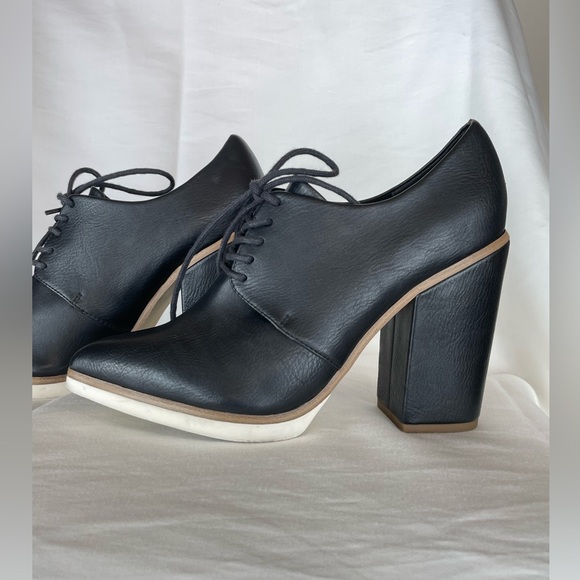 ASOS Lace Up Oxfords - Size 5 - Picture 2 of 12